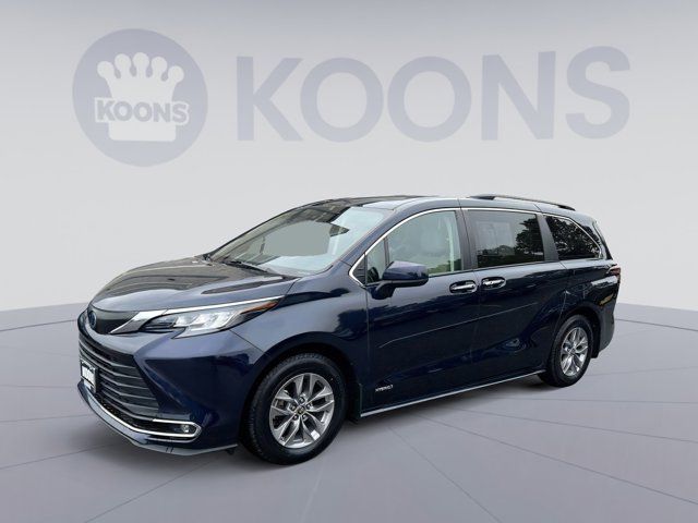 2021 Toyota Sienna XLE