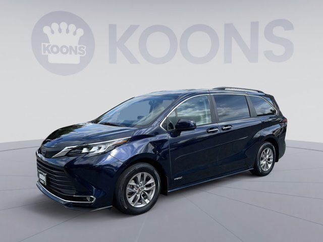 2021 Toyota Sienna XLE