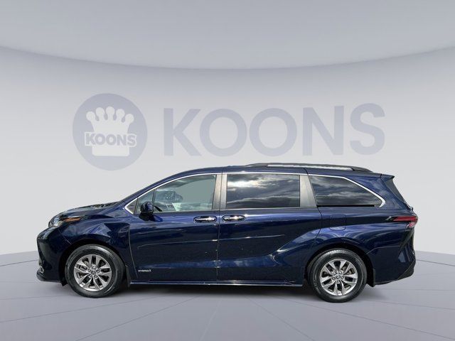 2021 Toyota Sienna XLE