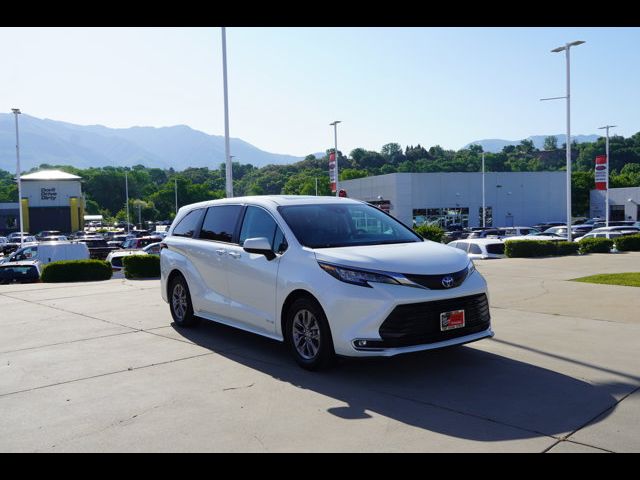 2021 Toyota Sienna XLE