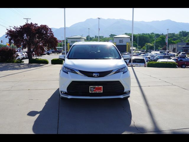 2021 Toyota Sienna XLE