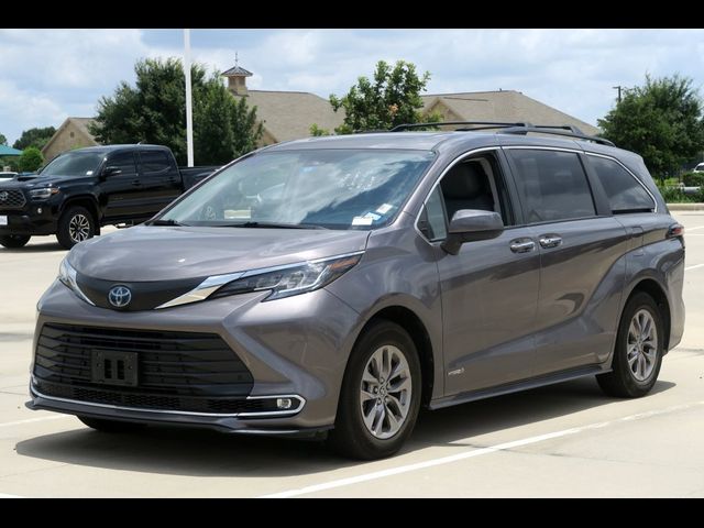 2021 Toyota Sienna XLE