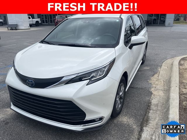 2021 Toyota Sienna XLE