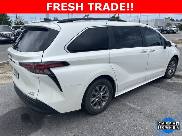 2021 Toyota Sienna XLE