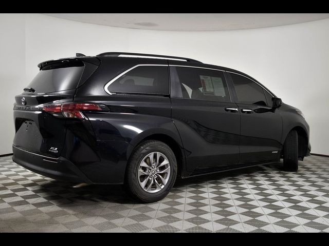 2021 Toyota Sienna XLE