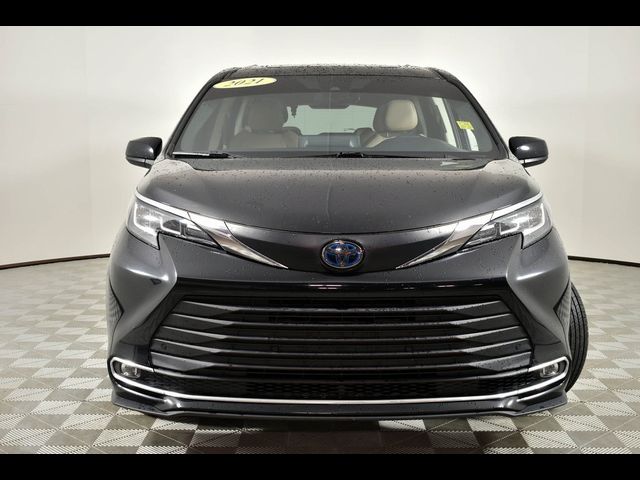 2021 Toyota Sienna XLE