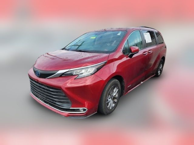 2021 Toyota Sienna XLE