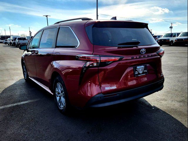 2021 Toyota Sienna XLE