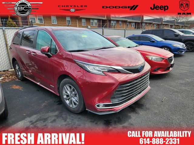 2021 Toyota Sienna XLE