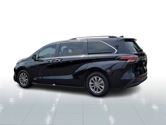 2021 Toyota Sienna XLE