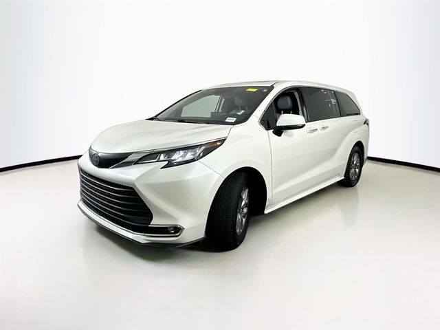 2021 Toyota Sienna XLE