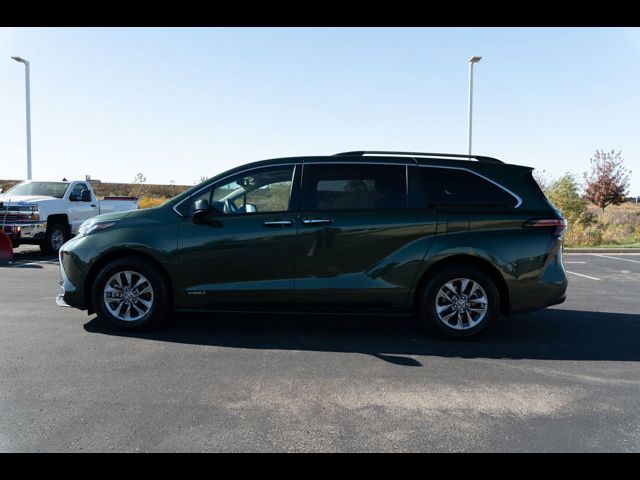 2021 Toyota Sienna XLE