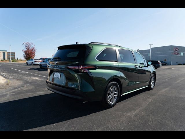 2021 Toyota Sienna XLE