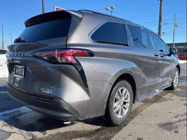 2021 Toyota Sienna XLE