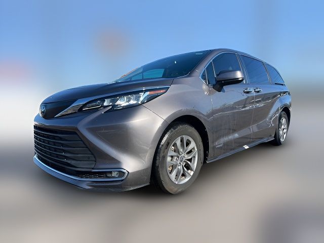 2021 Toyota Sienna XLE