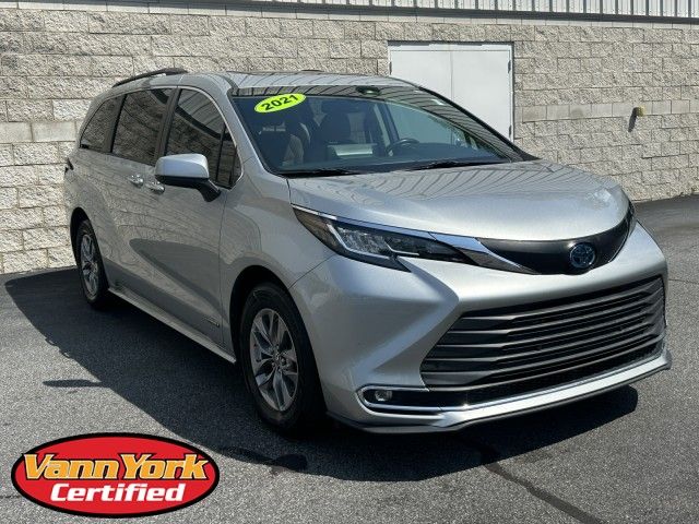 2021 Toyota Sienna XLE