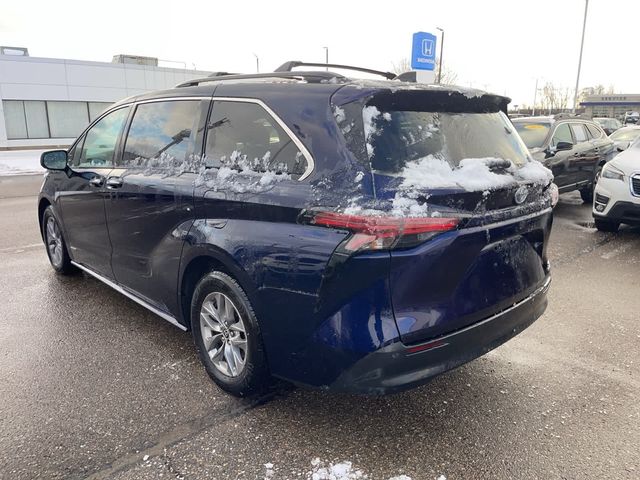 2021 Toyota Sienna XLE