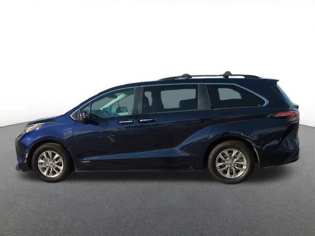 2021 Toyota Sienna XLE