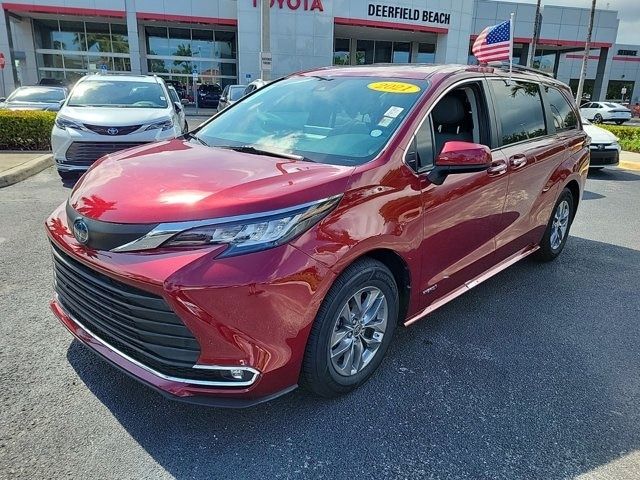 2021 Toyota Sienna XLE