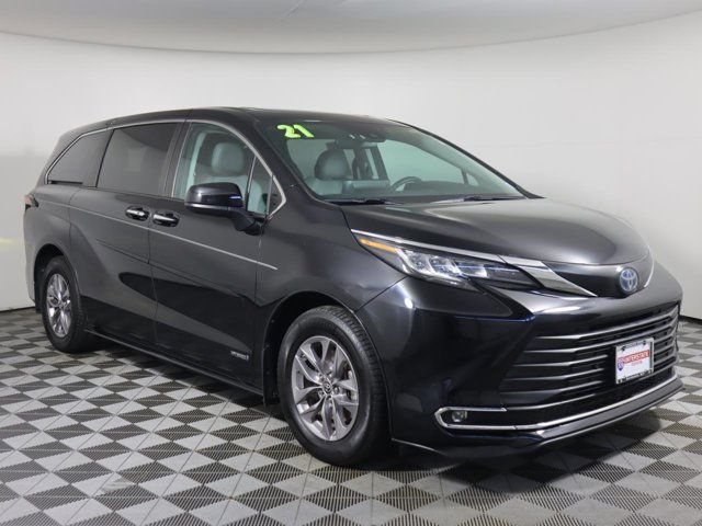 2021 Toyota Sienna XLE