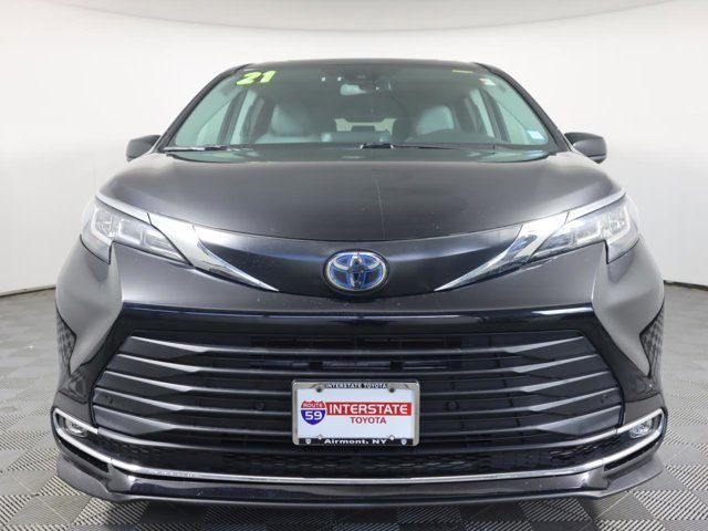 2021 Toyota Sienna XLE