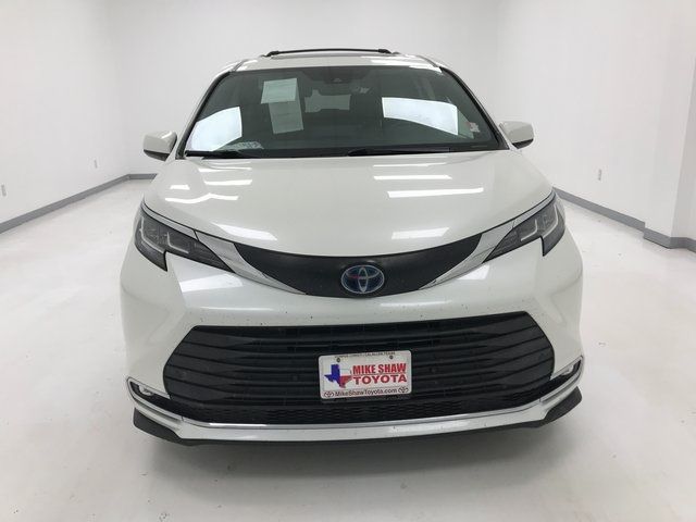 2021 Toyota Sienna XLE