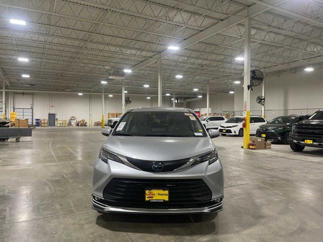 2021 Toyota Sienna XLE