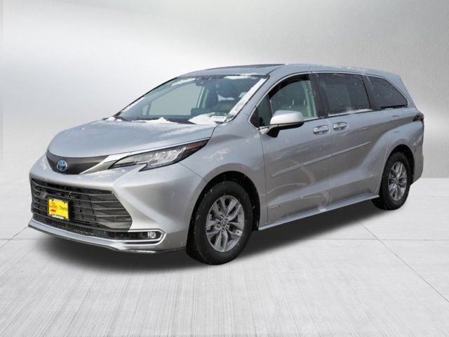 2021 Toyota Sienna XLE