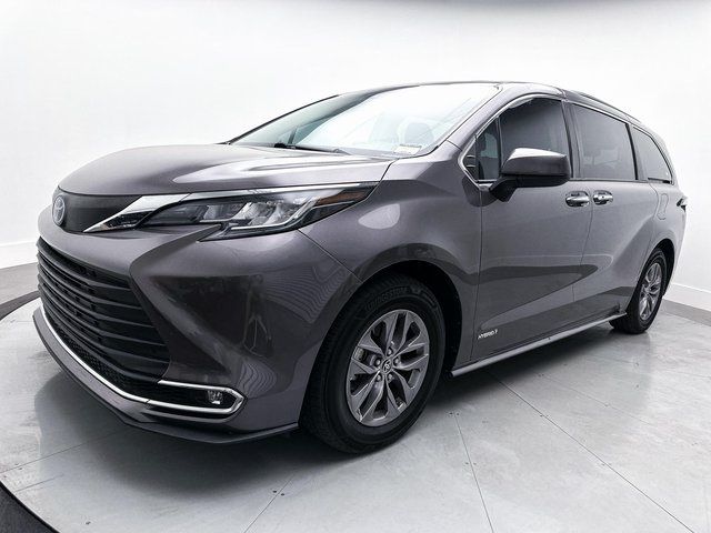 2021 Toyota Sienna XLE