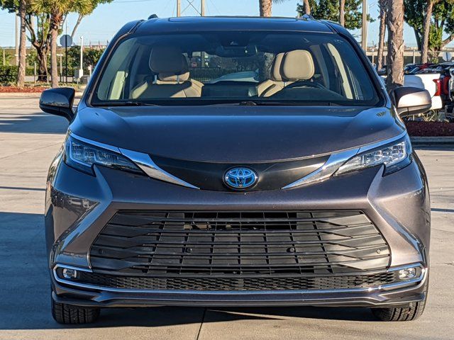 2021 Toyota Sienna XLE