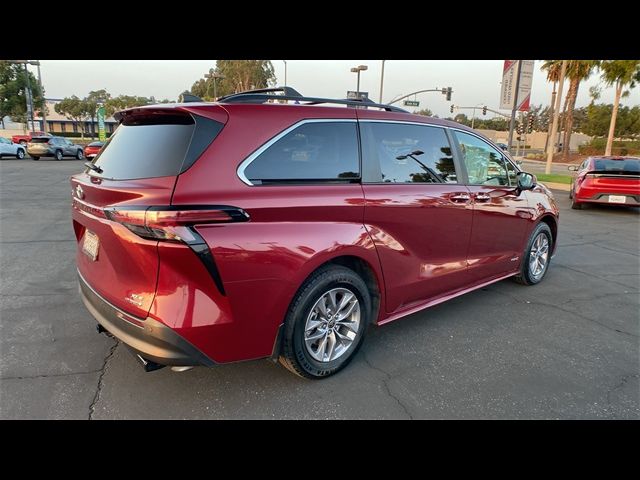 2021 Toyota Sienna XLE