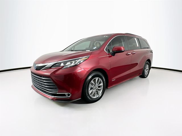 2021 Toyota Sienna XLE