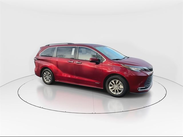 2021 Toyota Sienna XLE