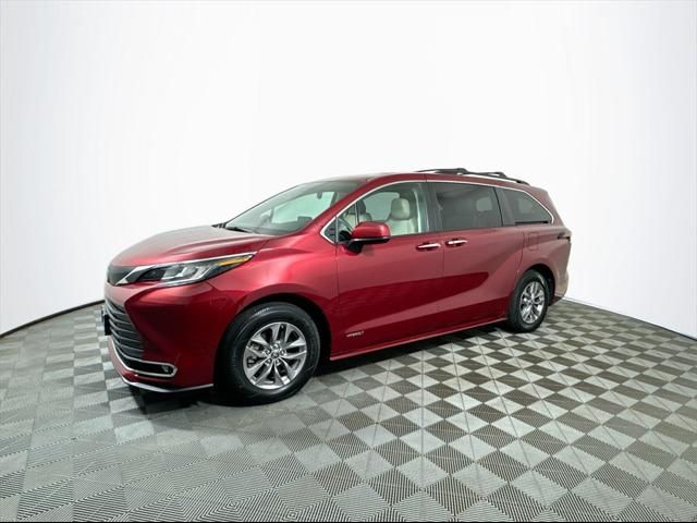 2021 Toyota Sienna XLE