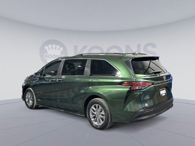 2021 Toyota Sienna XLE