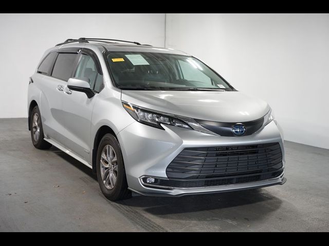 2021 Toyota Sienna XLE