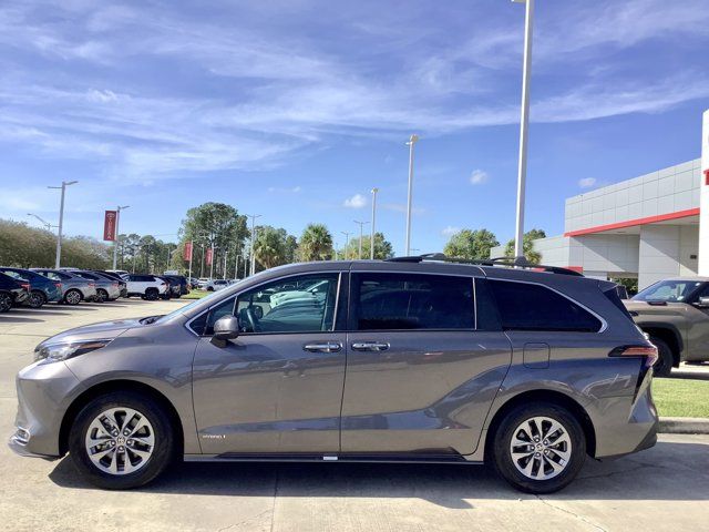 2021 Toyota Sienna XLE