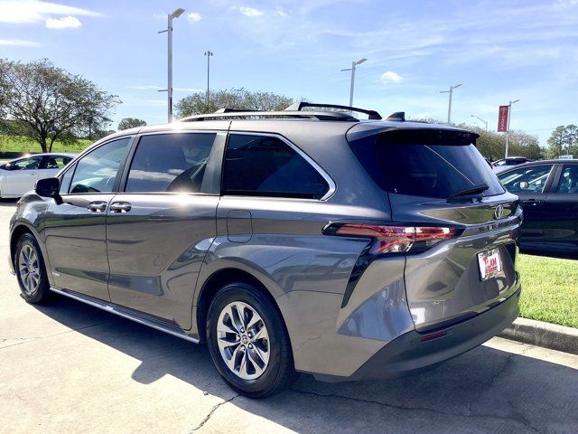 2021 Toyota Sienna XLE