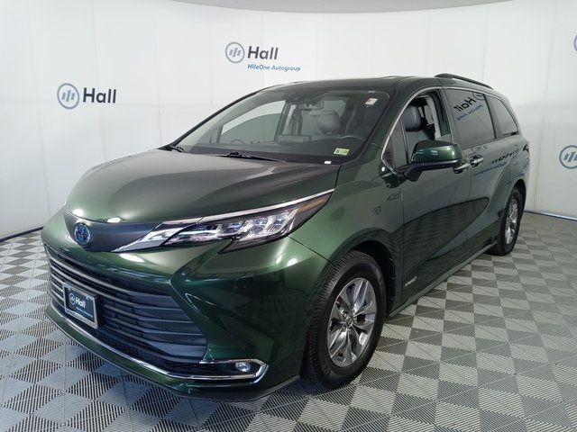 2021 Toyota Sienna XLE