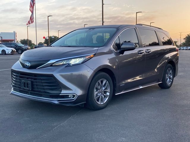 2021 Toyota Sienna XLE