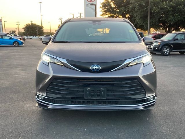 2021 Toyota Sienna XLE