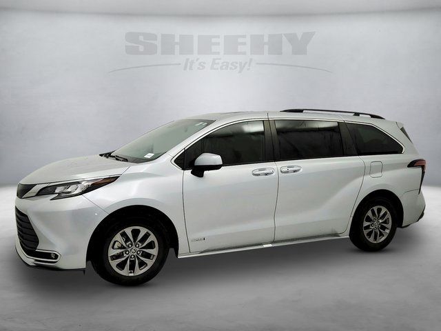 2021 Toyota Sienna XLE