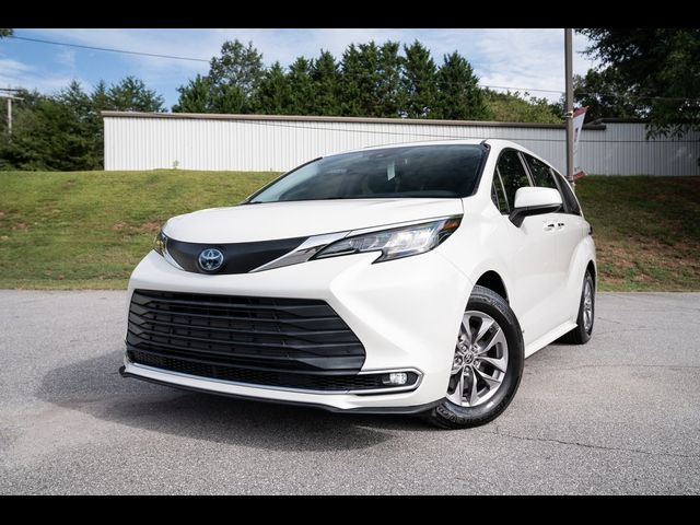 2021 Toyota Sienna XLE