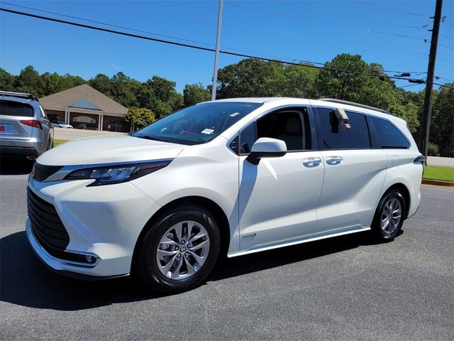 2021 Toyota Sienna XLE