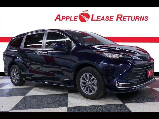 2021 Toyota Sienna XLE