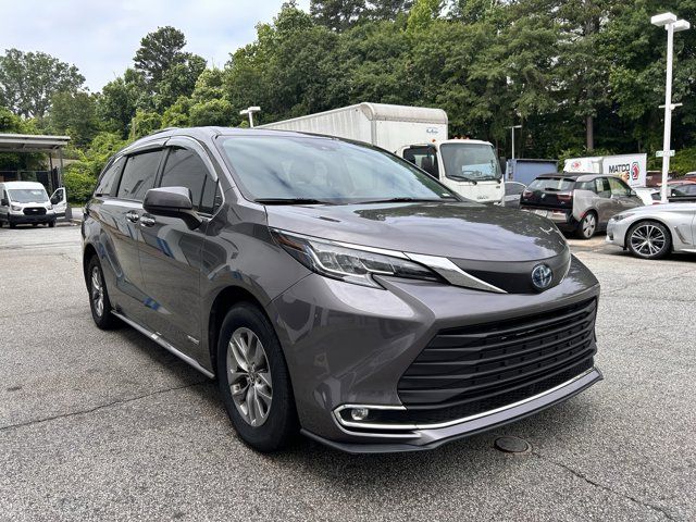 2021 Toyota Sienna XLE