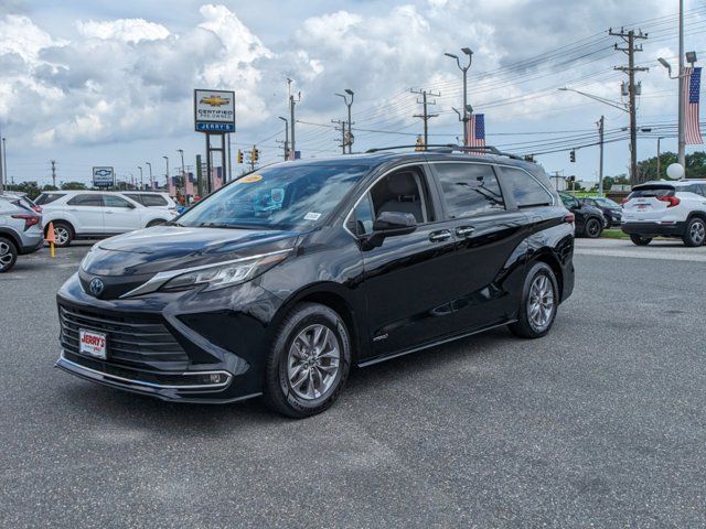 2021 Toyota Sienna XLE