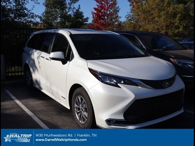 2021 Toyota Sienna XLE