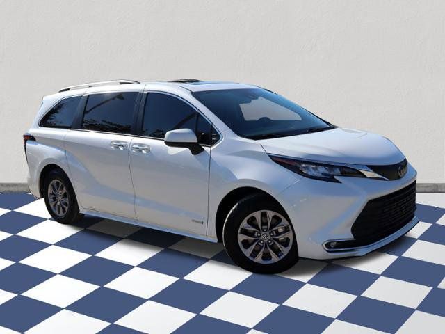 2021 Toyota Sienna XLE