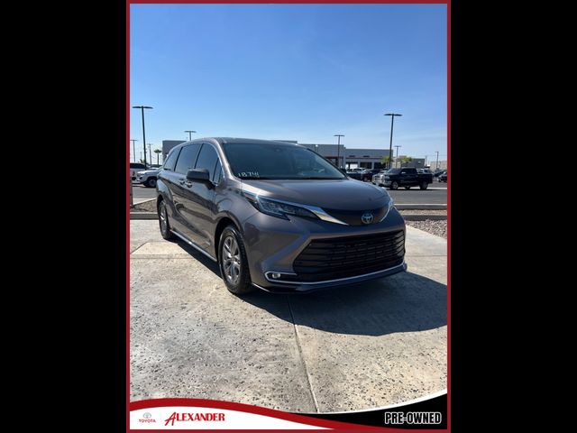 2021 Toyota Sienna XLE